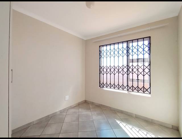 3 BEDROOM FREESTANDING TO LET IN BRENTHURST